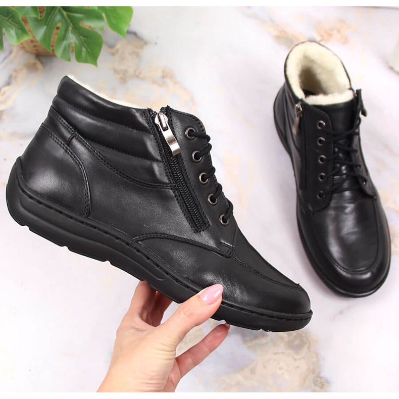 Łukbut Kényelmes szigetelt fekete bőrcsizma Lukbut LUK724A nőknek 1