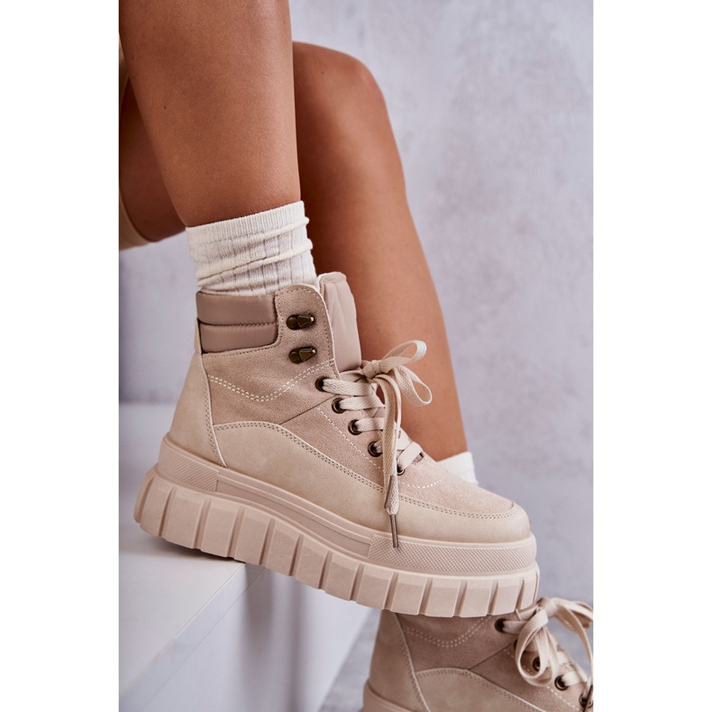 FG2 Kényelmes csizma a bézs színű Sanchio platformon 2