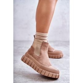 FB2 Divatos bebújós csizmák a sötétbézs Jenna platformon 1 FB2 Divatos bebújós csizmák a sötétbézs Jenna platformon 1