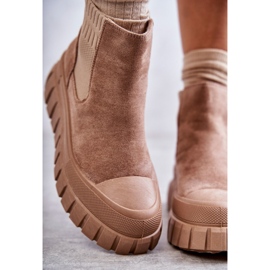 FB2 Divatos bebújós csizmák a sötétbézs Jenna platformon 2 FB2 Divatos bebújós csizmák a sötétbézs Jenna platformon 2