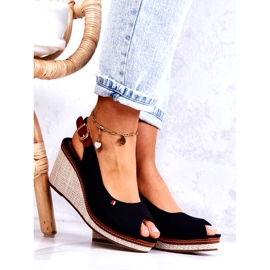 PS1 Kényelmes női szandál csattal, fekete Thallas 2