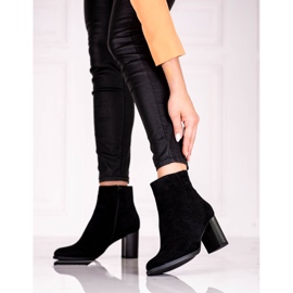 Ökológiai velúrból készült fekete női csizma a Shelovet oszlopon 1