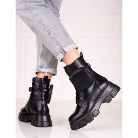 Fekete női fűzős munkások táskával 1