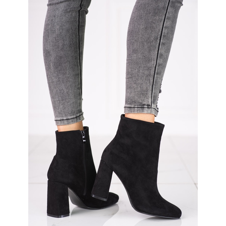 Ökológiai velúrból készült fekete női csizma a Shelovet oszlopon 1