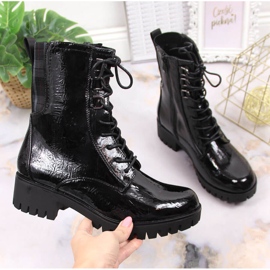 Fekete Lakkozott és szigetelt trapper csizma Jezzi JEZ369 1 Fekete Lakkozott és szigetelt trapper csizma Jezzi JEZ369 1