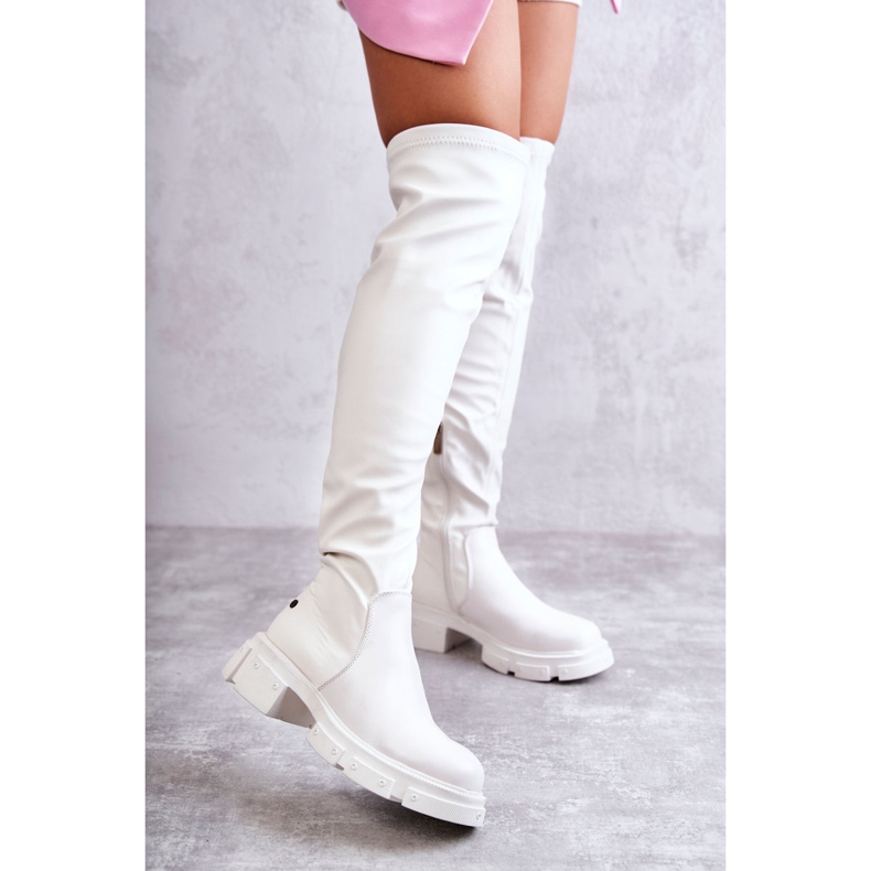 Térd feletti, lapos sarkú bőrcsizma GOE KK2N4022 fehér 1