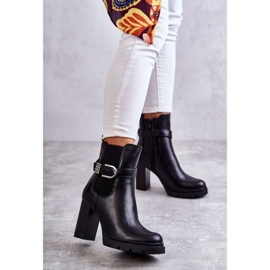 FE1 Fekete Maresol bőrcsizma oszlopon, díszövvel 1