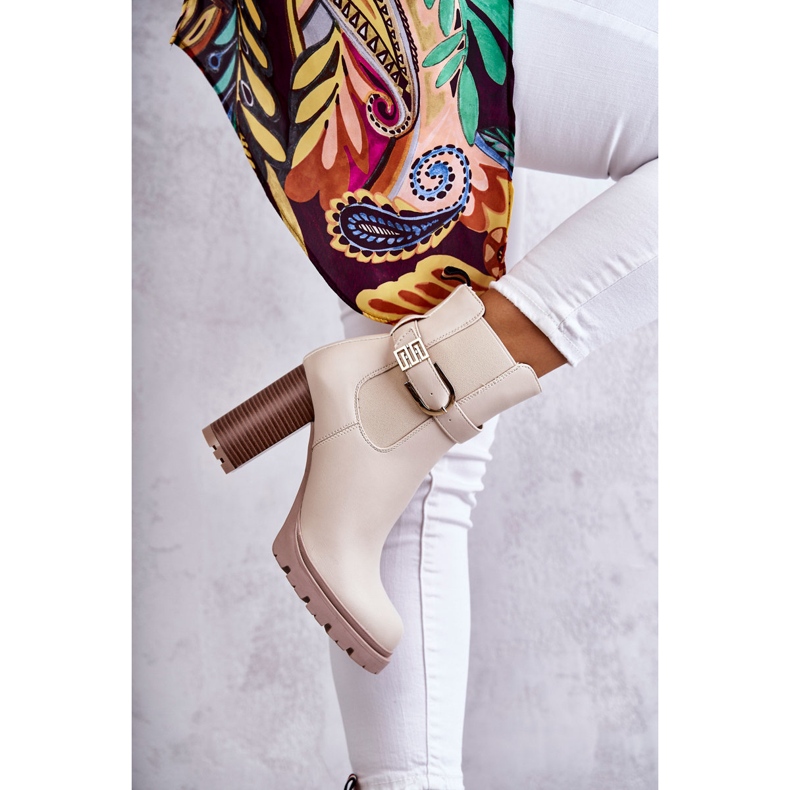 FE1 Bőr csizma oszlopon, díszövvel, bézs Maresol 2