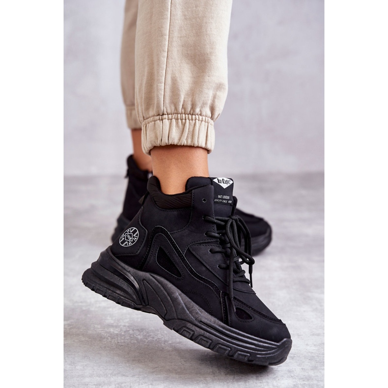 Csizmák a Lee Cooper LCJ-22-44-1353L fekete platformon 2