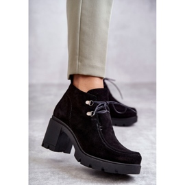 Női velúr csizma megkötve, fekete Marianne 1 Női velúr csizma megkötve, fekete Marianne 1