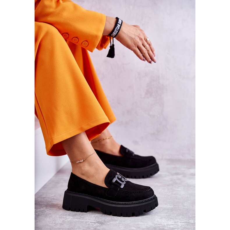 Női velúr cipő fekete díszítéssel 3