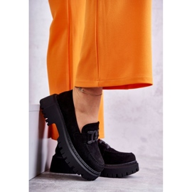 Női velúr cipő fekete díszítéssel 2