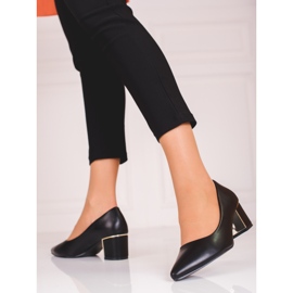 Női fekete pumpák egy alacsony Shelovet oszlopon 2