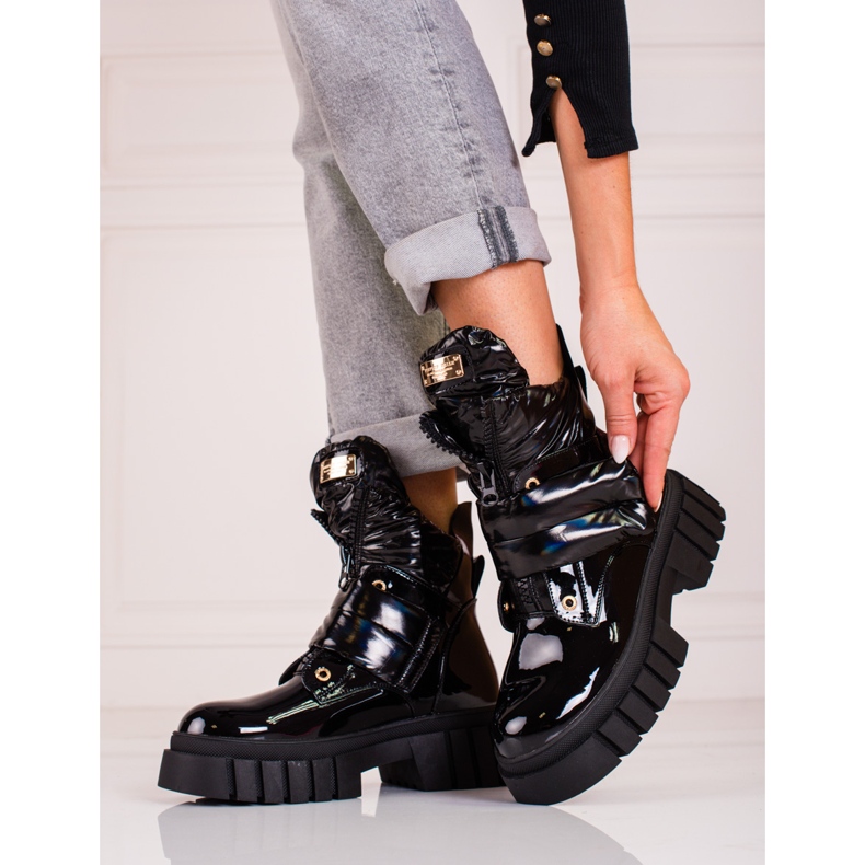 Női lakkozott csizma a Shelovet platformon fekete 1