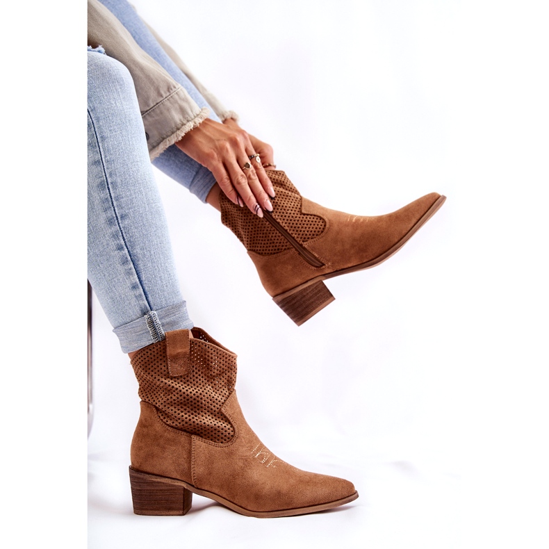 FB1 Velúr áttört cowboy csizma varrással Camel Elvire B-829 barna 4 FB1 Velúr áttört cowboy csizma varrással Camel Elvire B-829 barna 4