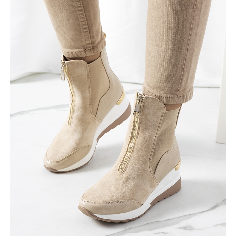 BM Bézs színű tornacipő a Triaca éken 1