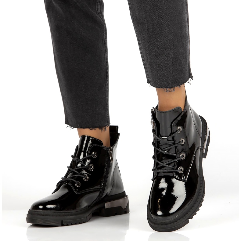 Meleg lakkozott csizma Filippo DBT4173 BK fekete 1