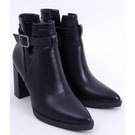 PA1 Selena Fekete magassarkú 2