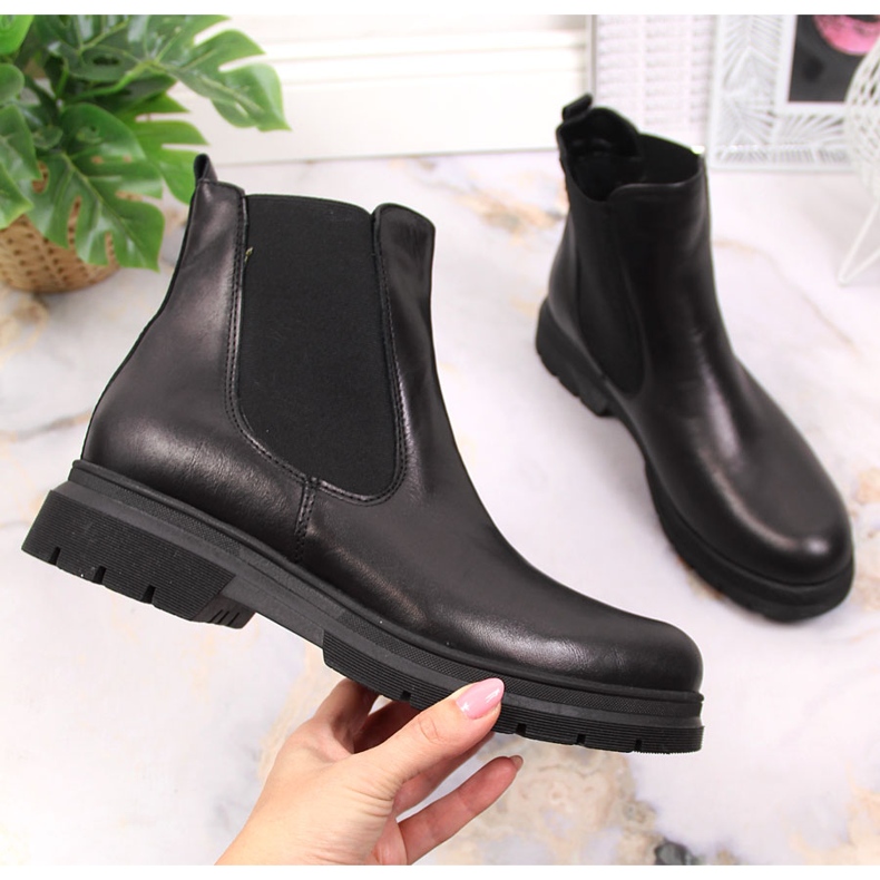 Fekete Dolce Pietro bebújós bőr bokacsizma 1