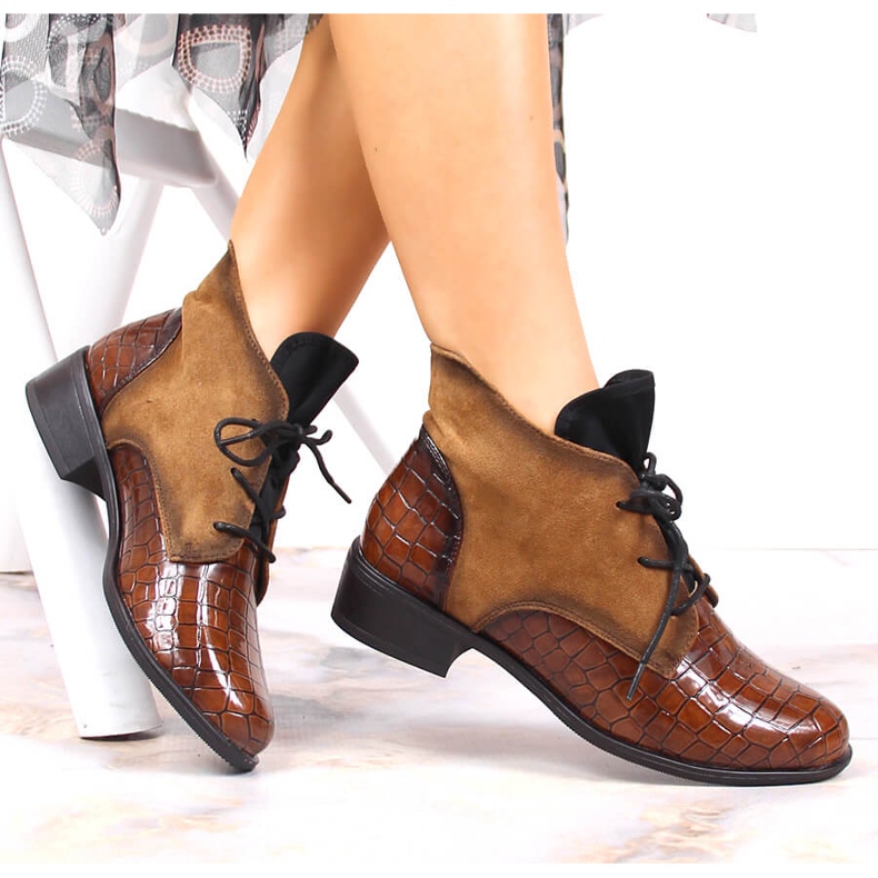 Női fűzős, meleg barna Jezzi csizma 1