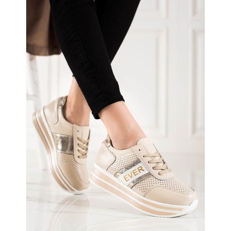 SHELOVET Bézs bőr tornacipő Goodin platformon aranysárga 1