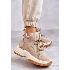 Túrabakancs a Lee Cooper LCJ-22-44-1352L bézs platformon 1