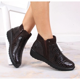 Barna női csizma éksarkú, barna T.Sokolski 1