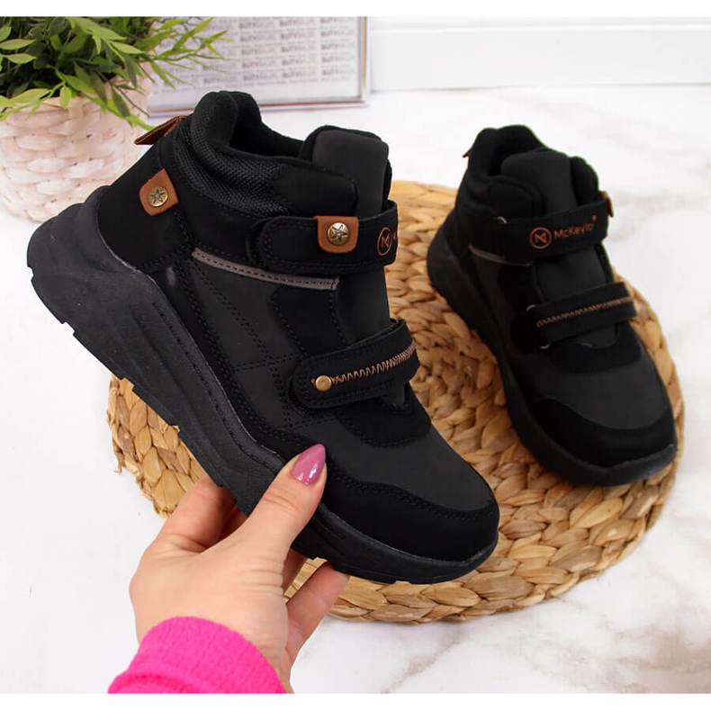 Fekete fiú csizma McKeylor tépőzárral 1