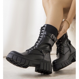 Fekete női trappers állomás 1