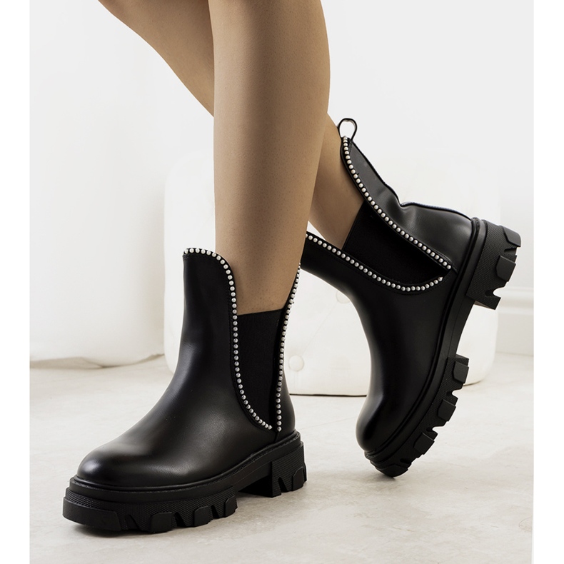 BM Fermo fekete bakancs traktortalpon 1