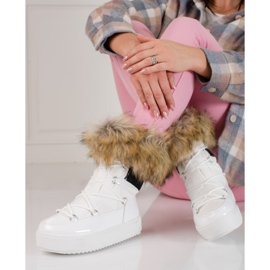 Női platform hócsizma Shelovet bundával fehér 1