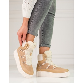 Női bézs bőr hócsizma Shelovet az emelvényen barna 1