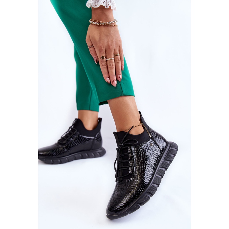 Vinceza Női könnyű felbújós tornacipő fekete Soroco 2