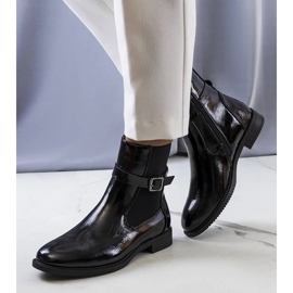 Fekete lakkbőr Isonti csizma 1 Fekete lakkbőr Isonti csizma 1