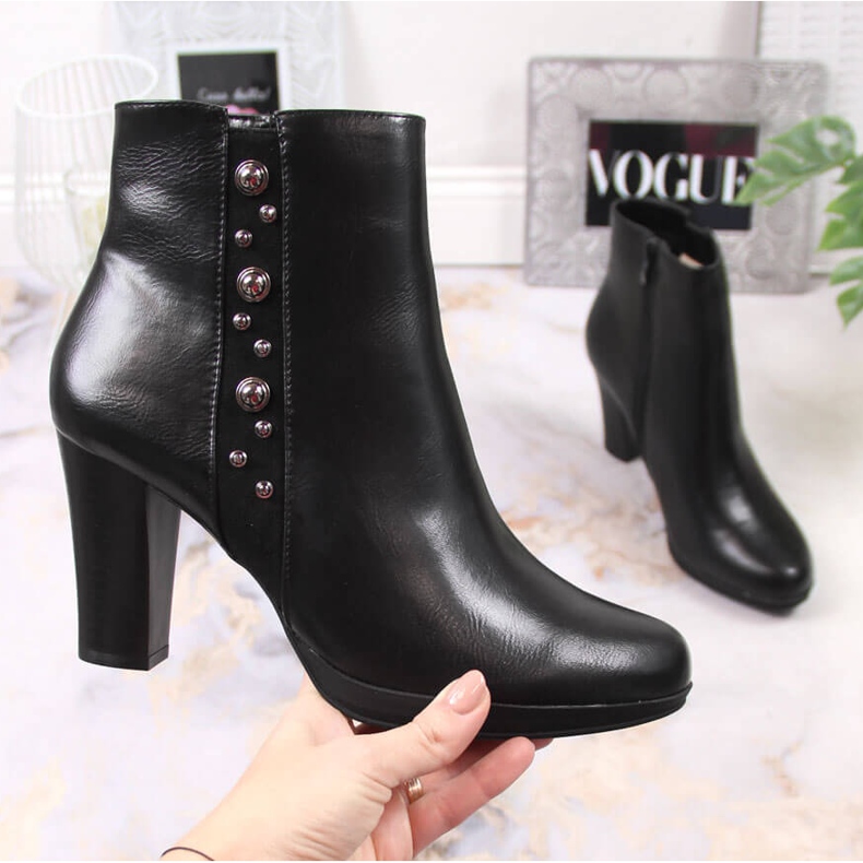 Női csizma a oszlopon fekete szigetelt Jezzi díszítéssel 1