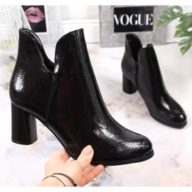 Lakkozott női csizma fekete meleg Jezzi poszton 1