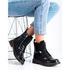 Weide Fekete fűzős csizma 2