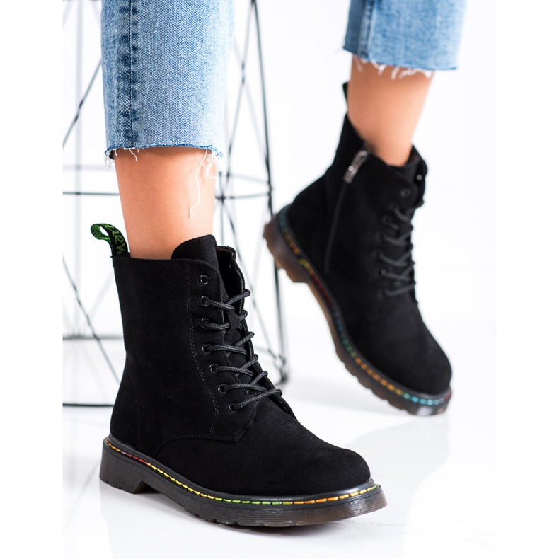 Weide Fekete fűzős csizma 2