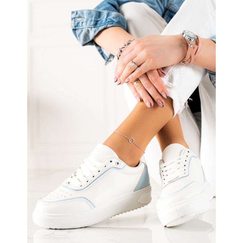 TRENDI Cipők kék betéttel fehér 2