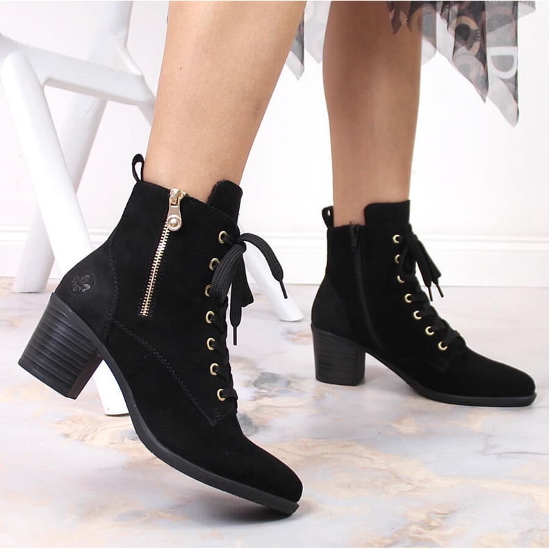 Fekete Rieker Y2022-00 velúr bőrcsizma a oszlopon 2