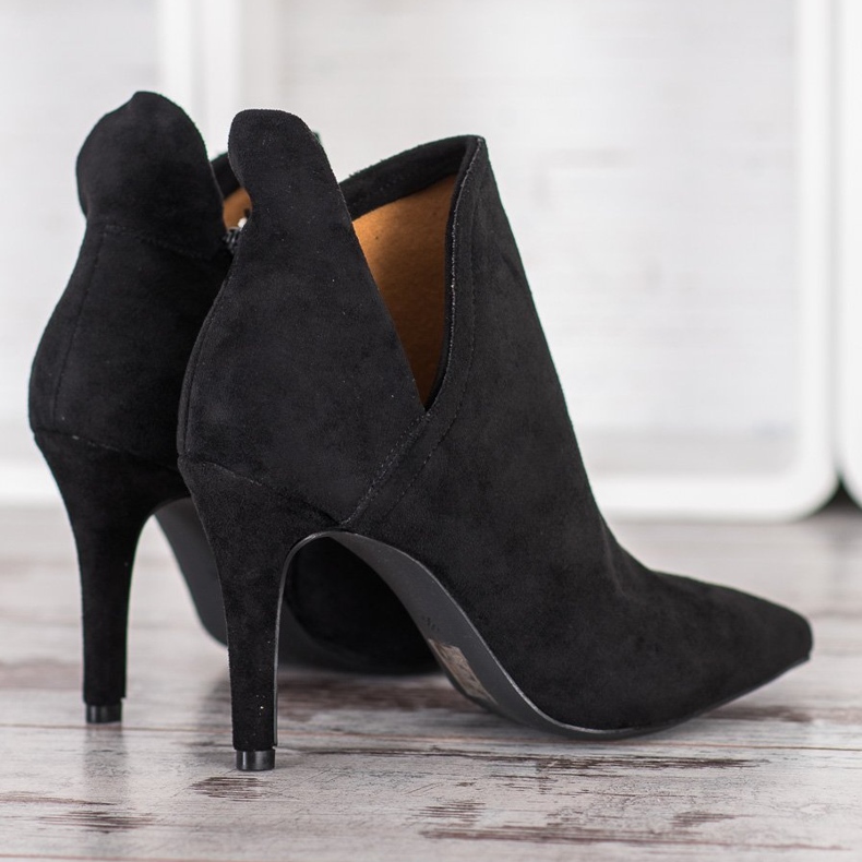 Bella Paris Stílusos csizma magas sarkon fekete 1