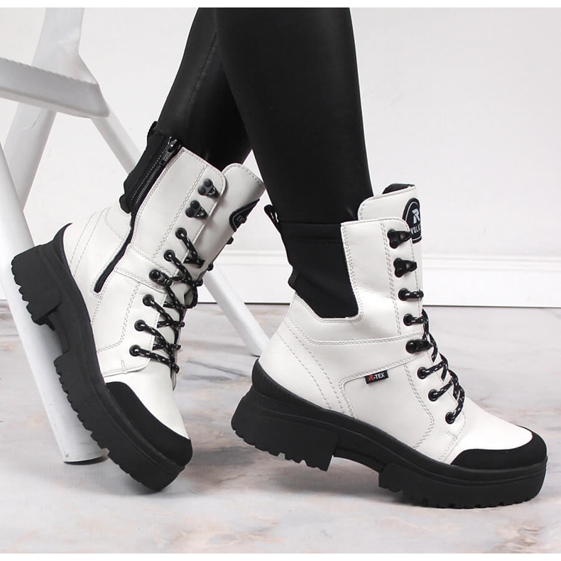 Női fehér vízálló bőrcsizma Rieker Revolution W0374-80 fekete 1 Női fehér vízálló bőrcsizma Rieker Revolution W0374-80 fekete 1