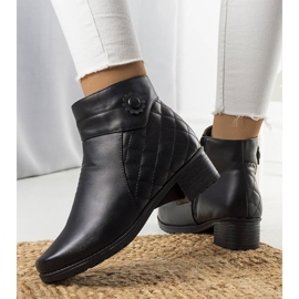 BM Fekete szigetelt csizma a Larry cégtől 1