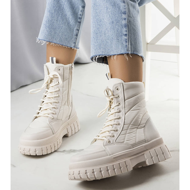 Arinna bézs hőszigetelt hócsizma 2