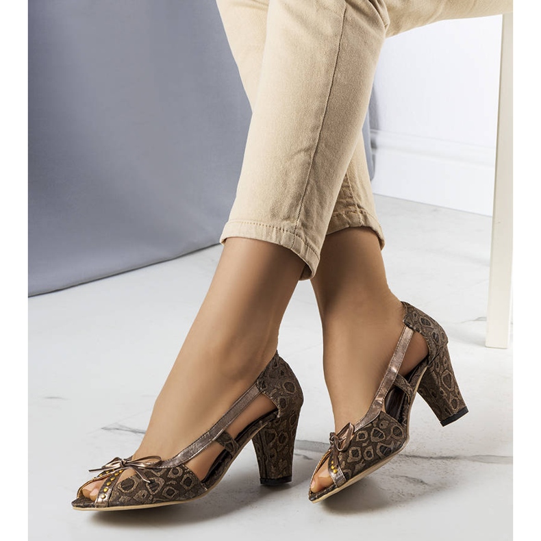 PA1 Barna magassarkú pumpák a Lavra márkától réz 2