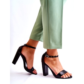 PG1 Klasszikus Bőr Szandál Egy Bar Fekete Sallen 2