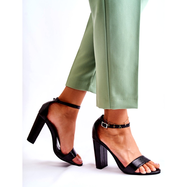 PG1 Klasszikus Bőr Szandál Egy Bar Fekete Sallen 2