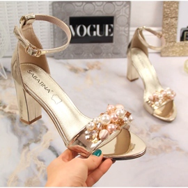 Női szandál tüköroszlopon, arany gyöngyökkel Sabatina B185-2 aranysárga 1