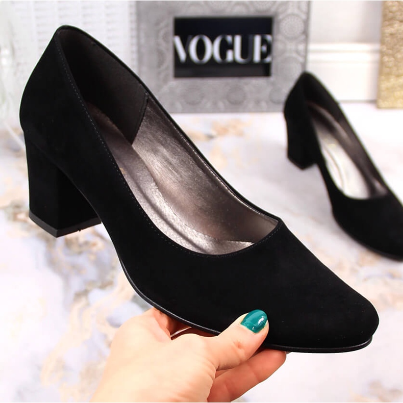 Női fekete velúr pumpák az Azali 1470 postán 1