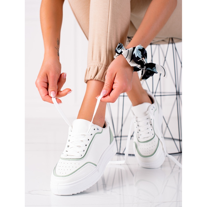 SHELOVET Cipők zöld betéttel fehér 1